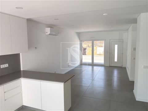 Moradia T4 Nova com Vista Mar na Atalaia | Design Contemporâneo | A 2 Minutos da Lourinhã