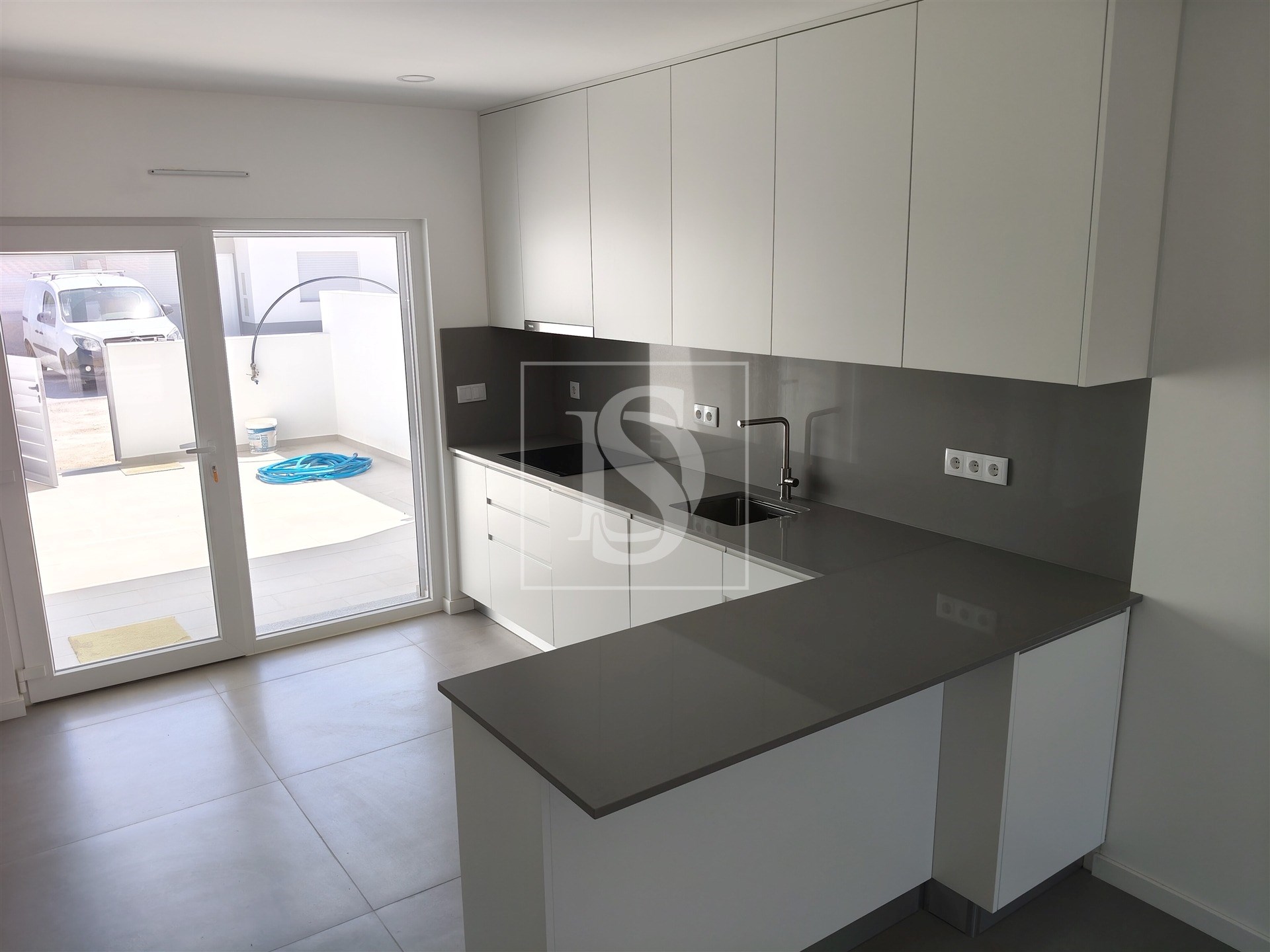 Moradia T4 Nova com Vista Mar na Atalaia | Design Contemporâneo | A 2 Minutos da Lourinhã