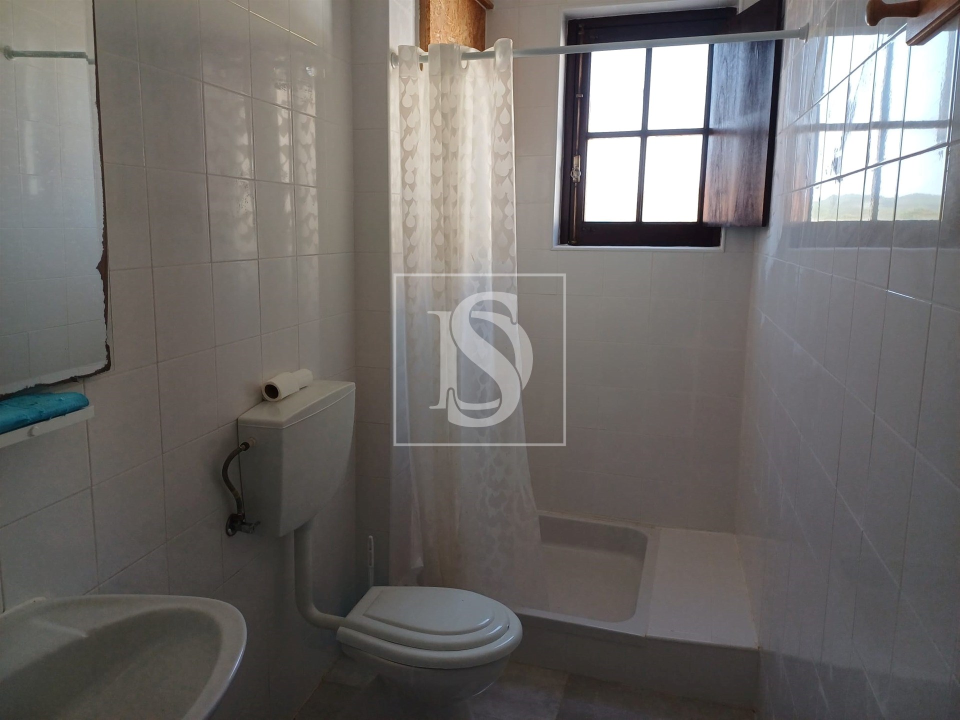 Armazém 125 m² para Arrendamento em Lamas, Cadaval | 460 €
