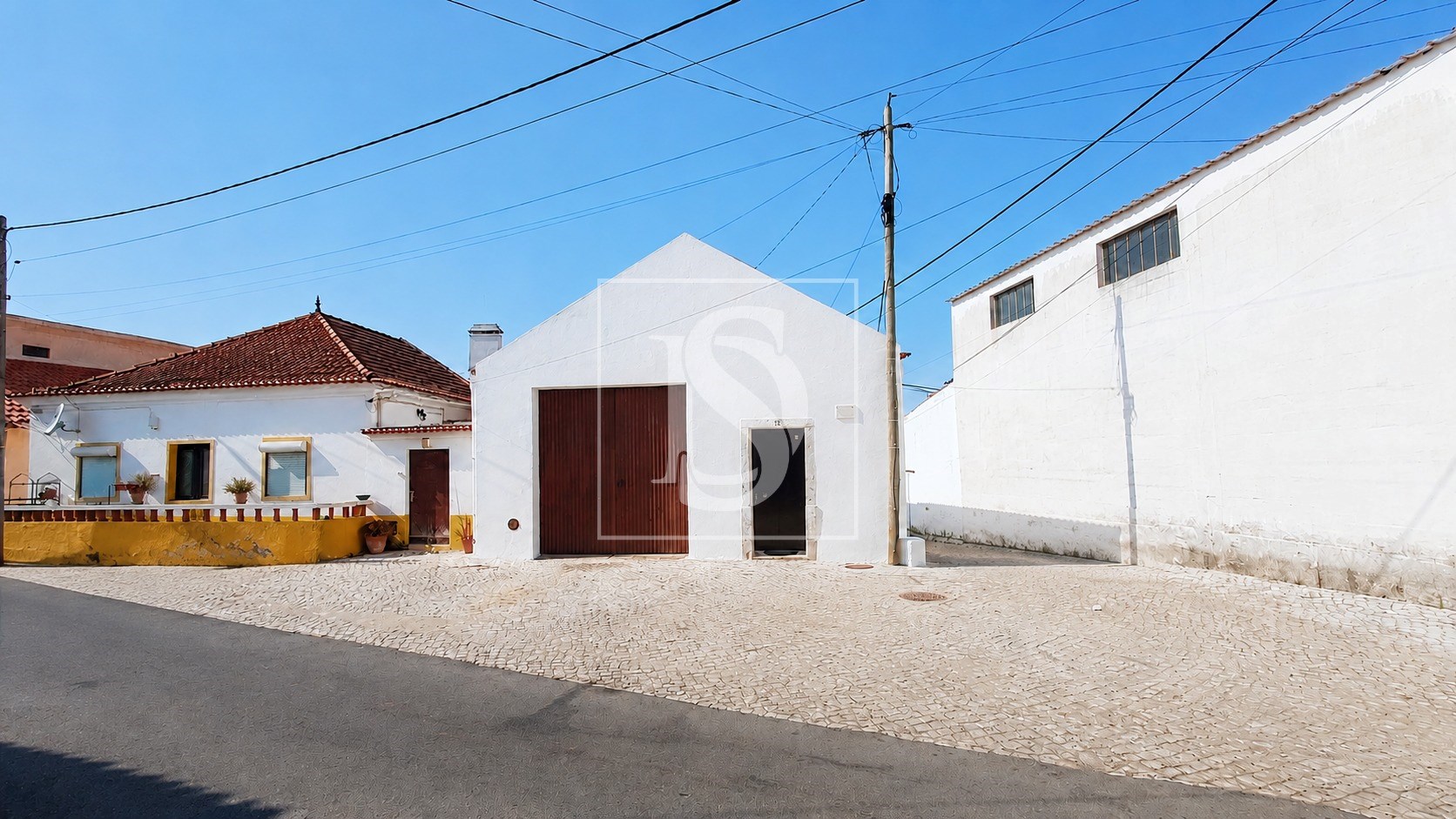 Armazém 125 m² para Arrendamento em Lamas, Cadaval | 460 €